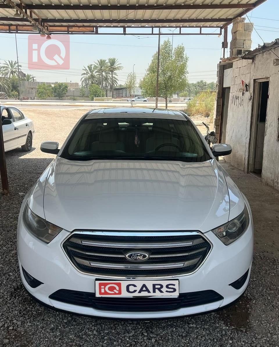 Ford Taurus